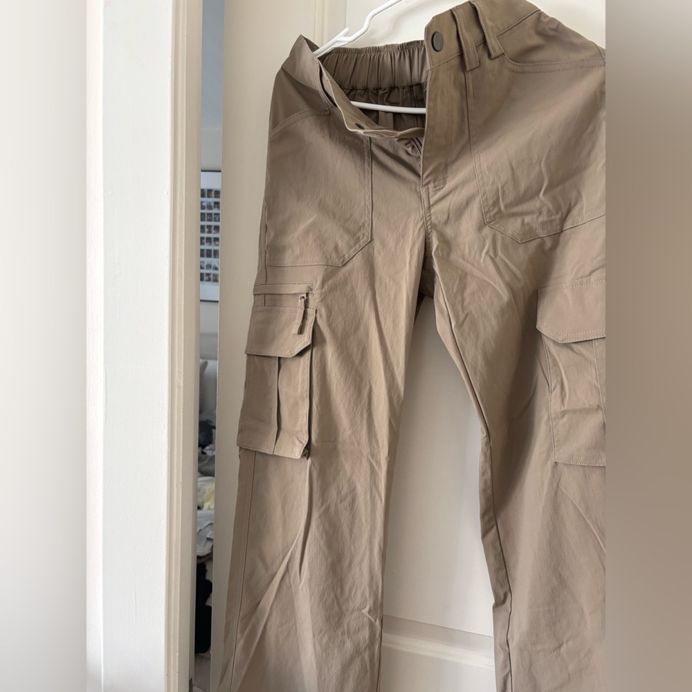Women's Tan Cargo Pants worn once Perfect condition - Picture 7 of 8